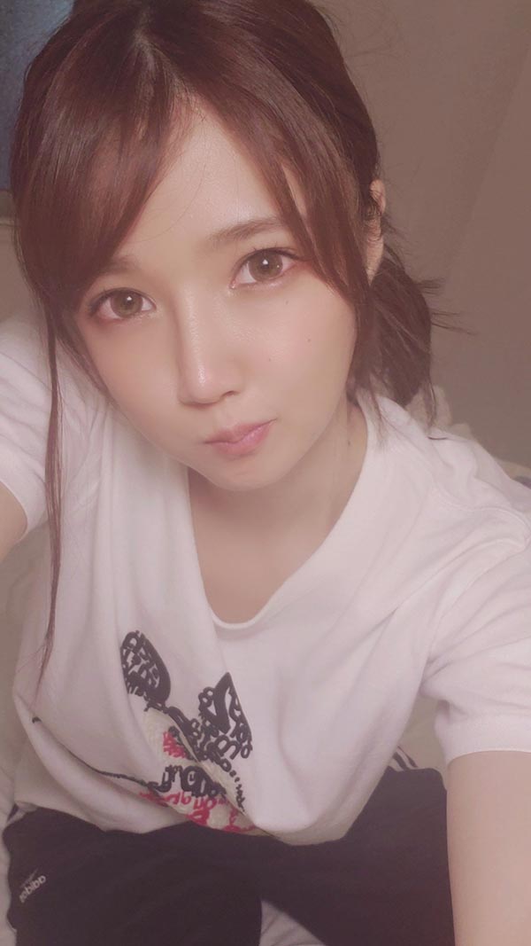 狂吸上千次觀看！魔鬼身材新人女優「詩音乃蘭」穿著性感女僕裝搖來搖去…！