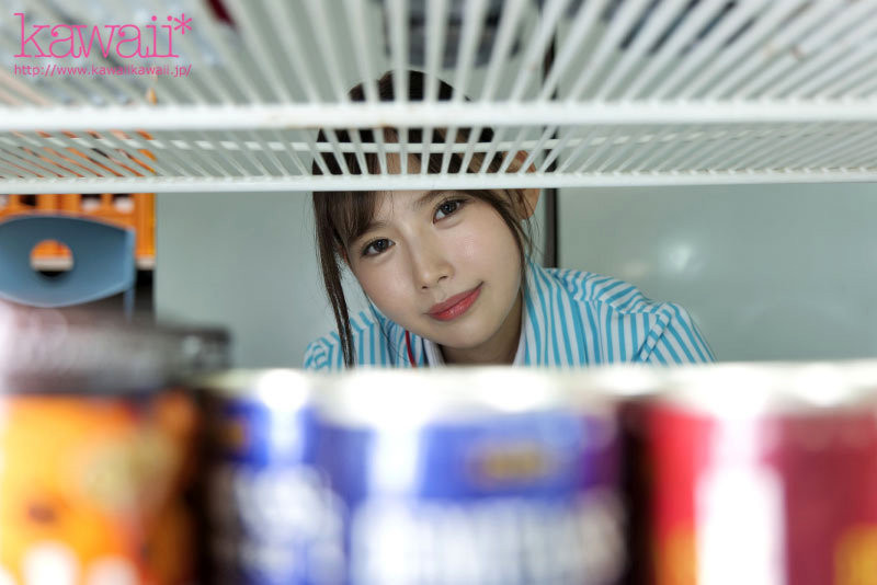 中出解禁！ C罩杯小馬超絕美少女「美城露露」最新作扮JK店員誘惑店長！