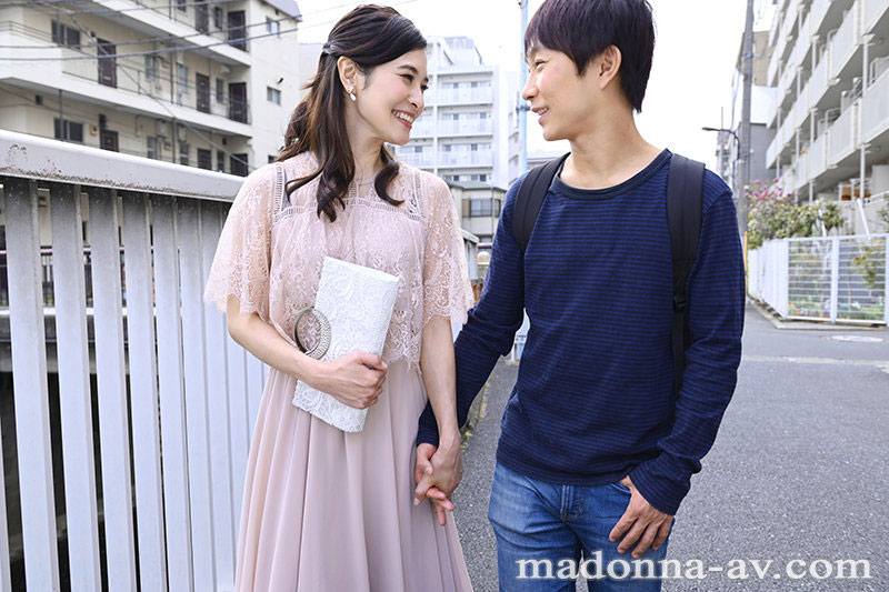 順利畢業繼母「獻」身以茲獎勵給摸還不夠…主動又吸又搖送上高潮！