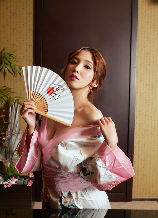 唱名親簽！ 性感成人偶像「友田彩也香」將舉辦線上簽名會！