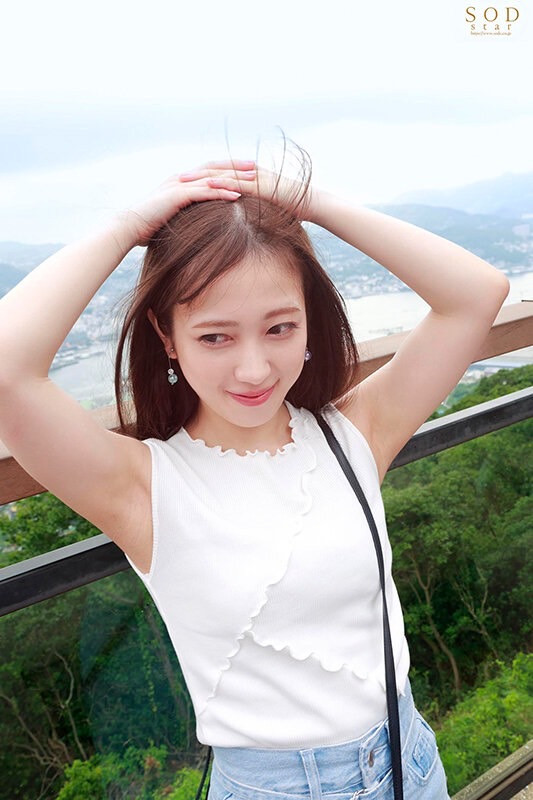 边走边干!美少女偶像「小凑よつ叶」的实现妄想之旅,解锁全裸野砲车震!