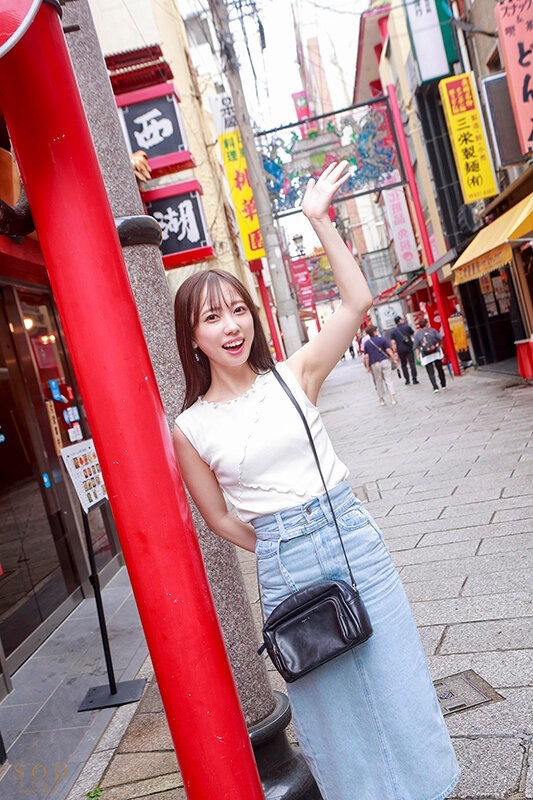 边走边干!美少女偶像「小凑よつ叶」的实现妄想之旅,解锁全裸野砲车震!