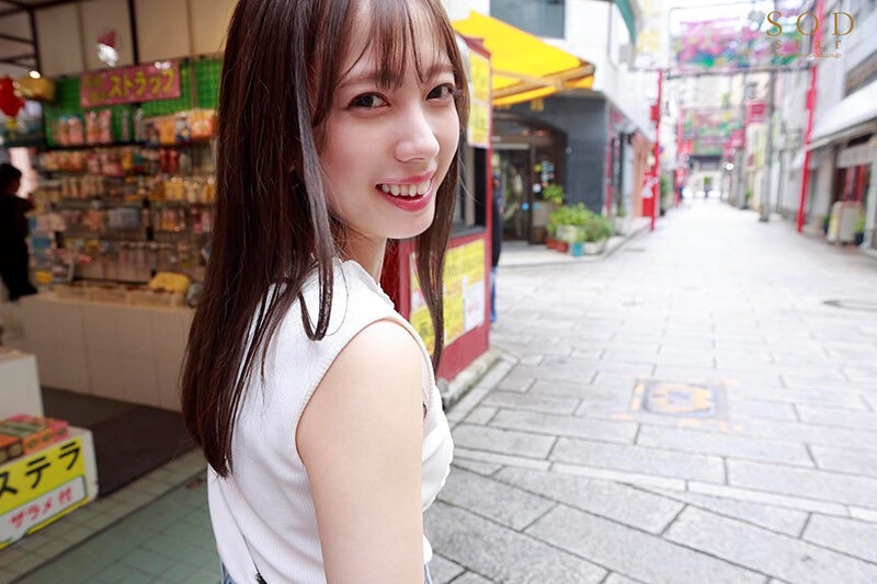 边走边干!美少女偶像「小凑よつ叶」的实现妄想之旅,解锁全裸野砲车震!