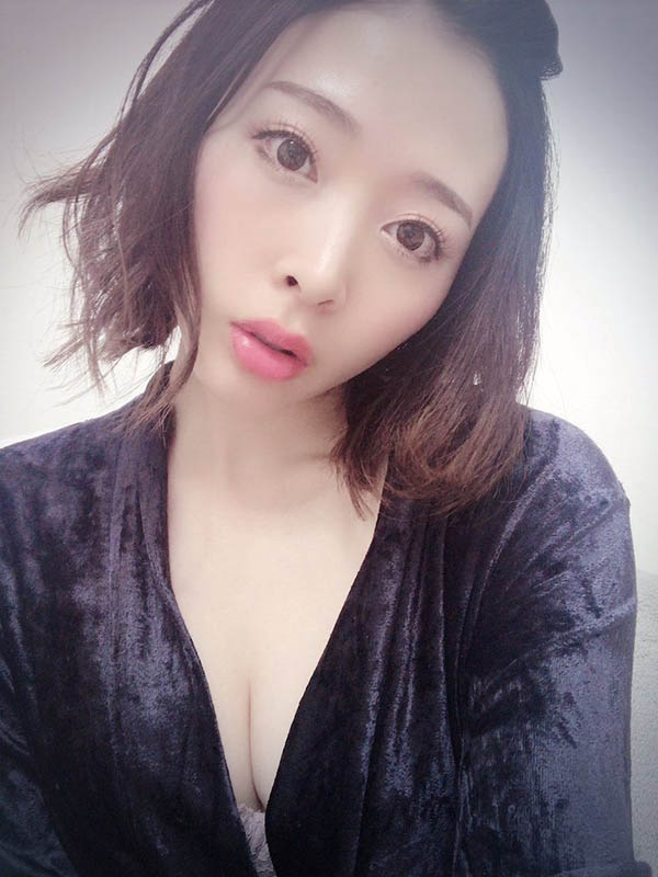 AV界身材教科書！禦姐「本田岬」巨乳、神腿都是極品！