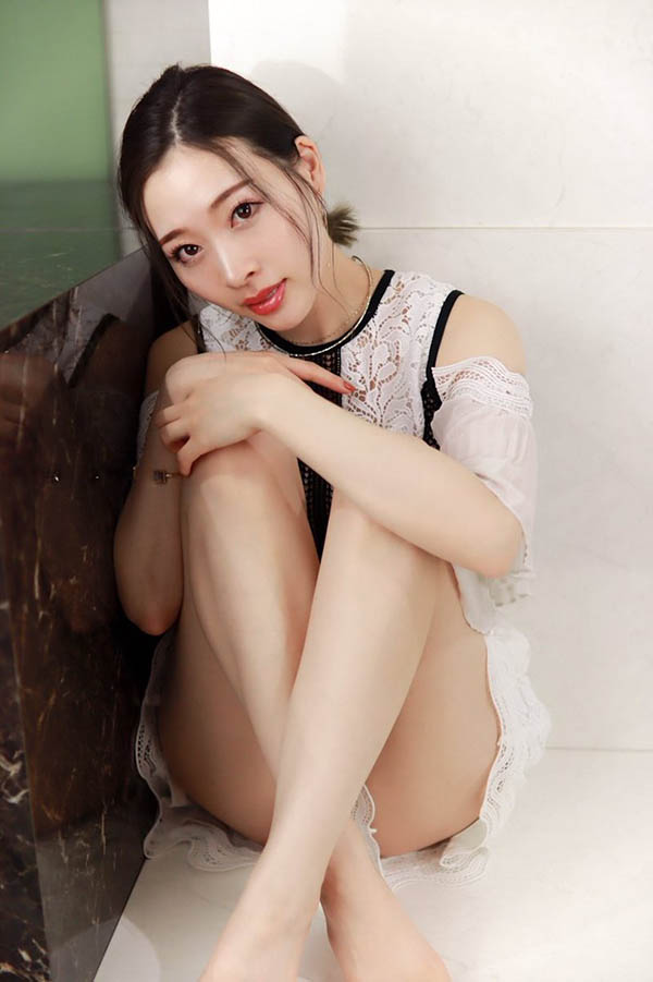 AV界身材教科書！禦姐「本田岬」巨乳、神腿都是極品！