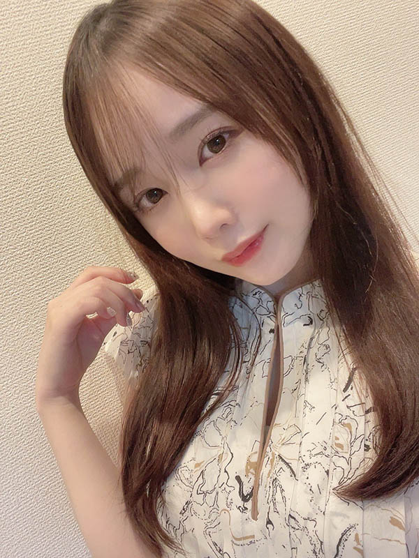 爸媽同意才下海！世紀の美少女《白川柚子》18歲AV出道膚白貌美超能幹