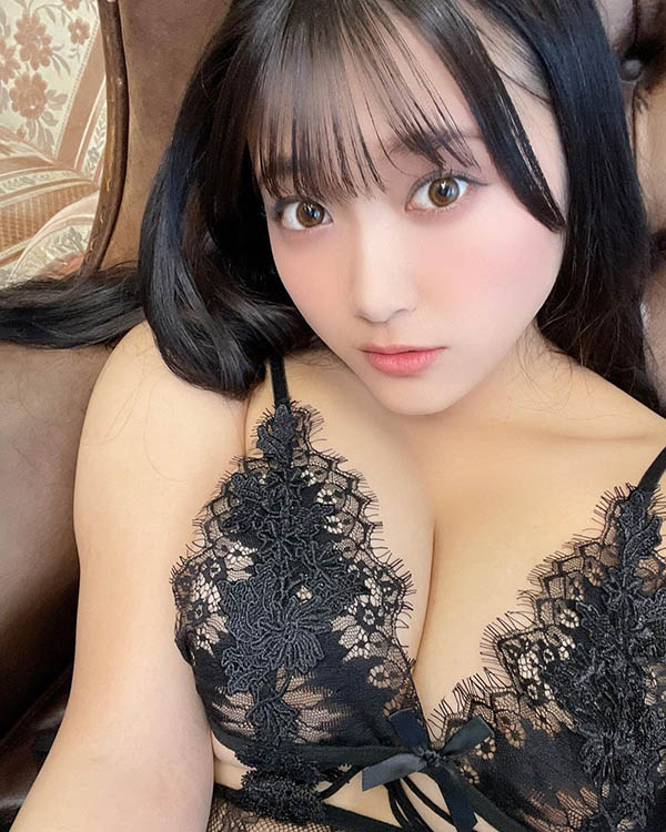 胸部比臉還大!小馬巨乳妹《姫咲華》I CUP夠殘暴浮誇肉慾體名單再+1