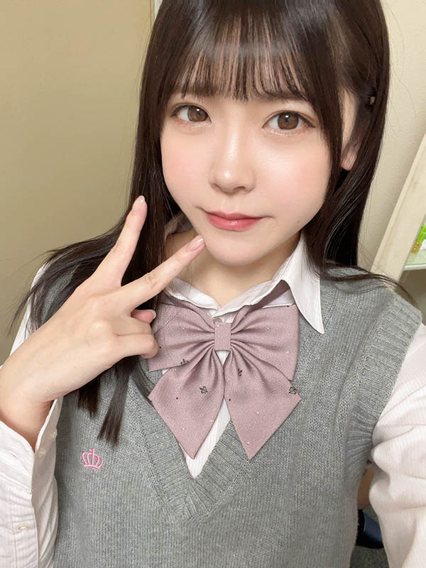 極品！18歲系AV女優清純無辜顏只是障眼法榨汁神器一出千萬子孫不保