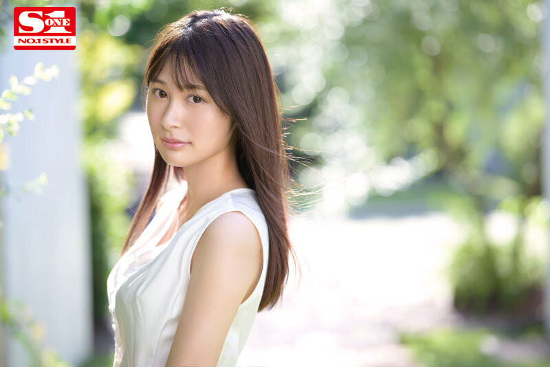 新一代美腿教科書！壓倒的美貌加上全身性感帶！ S1 2023第一新人、伊藤聖夏現...