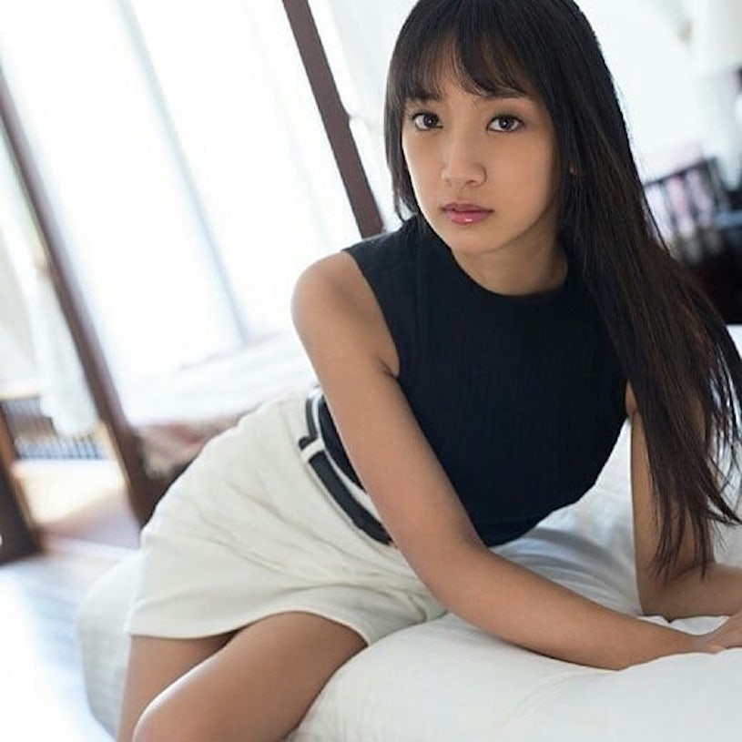 純天然C奶正妹! 「辻本杏」出道就成強力新人,網贊:臭臉超好用!