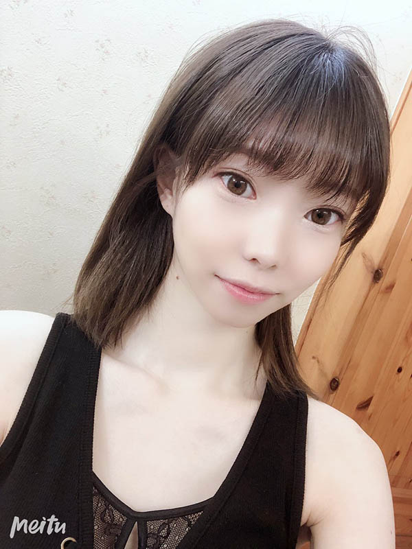 雪嫩白肌！ 美乳羽球美少女「高梨有紗」出道卻自曝原職業是…