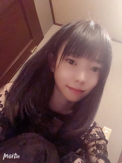 雪嫩白肌！ 美乳羽球美少女「高梨有紗」出道卻自曝原職業是…