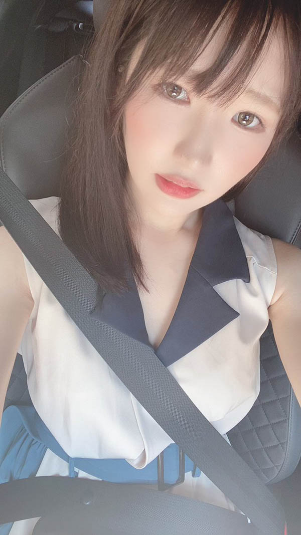 店內人氣第一女僕！ 飽滿E罩杯美少女「志恩真子」出道！