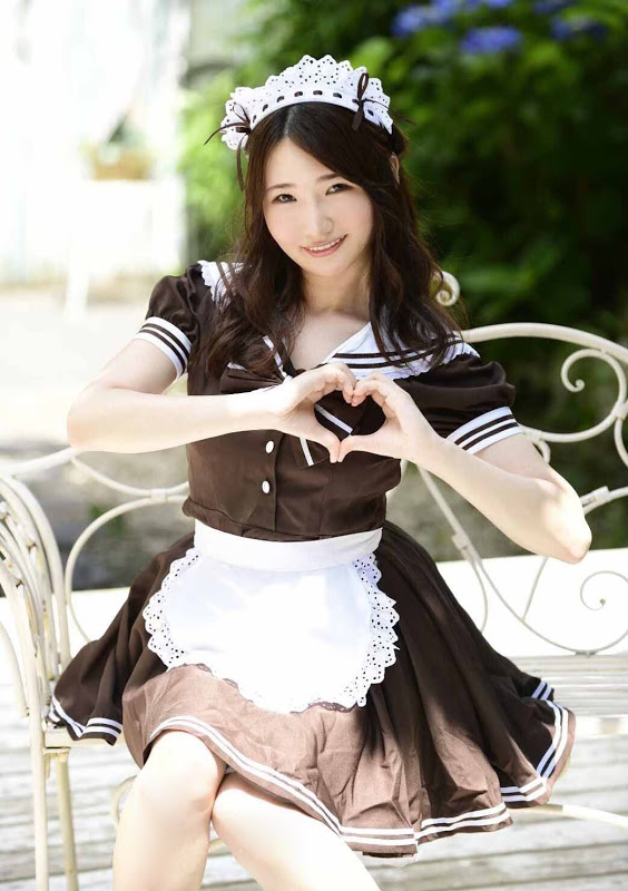 店內人氣第一女僕！ 飽滿E罩杯美少女「志恩真子」出道！