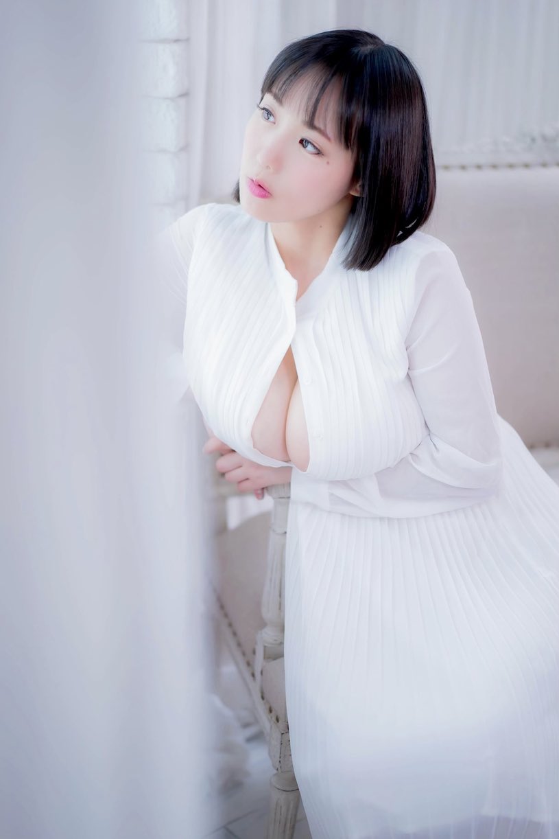 三秒殺!浮誇系始祖是她… 「童顏巨乳小馬」K CUP無敵老司機忘不了