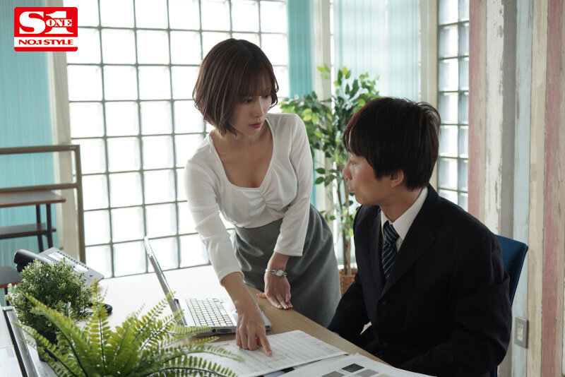 不起眼卻有大老二！嚴厲女上司「小島南」立場逆轉遭部下「棍棒調教」！