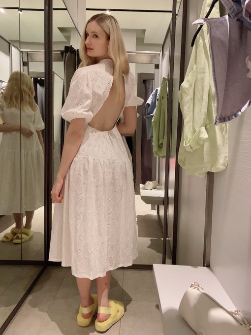 白肌美妖精！長腿C罩杯歐洲美少女「艾瑪・羅倫斯」出道！