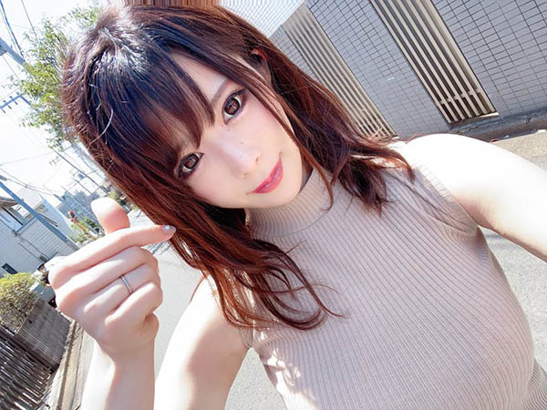 長舌美女！ 172公分長腿H罩杯女優「辻井穗香」推特火力展示傲人舌長電翻粉絲！