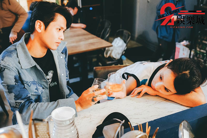 世界盃足球賽開打！娃娃也和仔仔搞起來了！