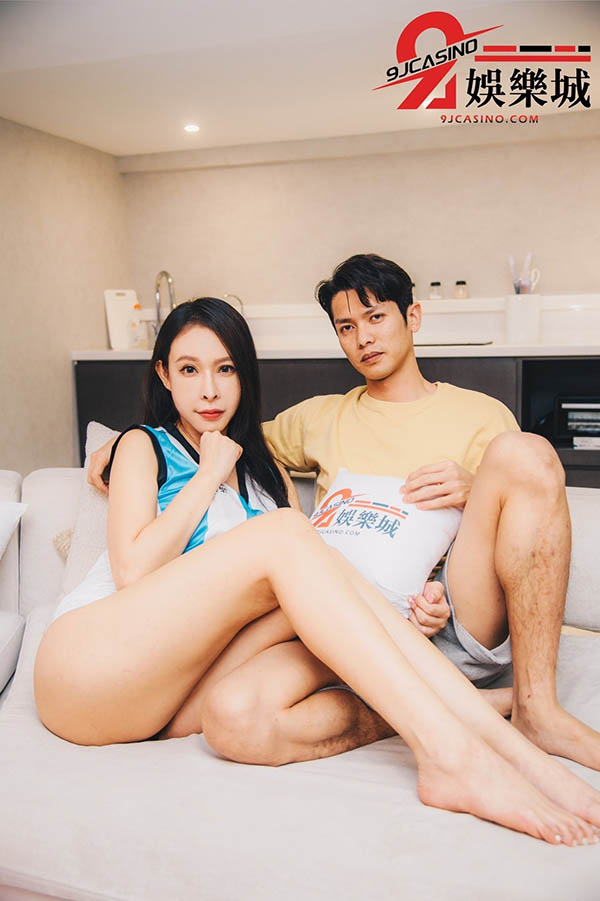 世界盃足球賽開打！娃娃也和仔仔搞起來了！