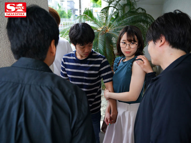 乖乖女「架乃由羅」在男友面前被流氓玷污,「性愛中毒」主動再求3P!