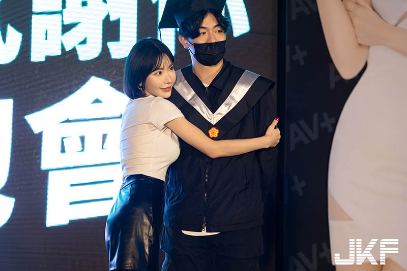 PTT的lunchboxx大大，深田えいみ(深田詠美)有事問您