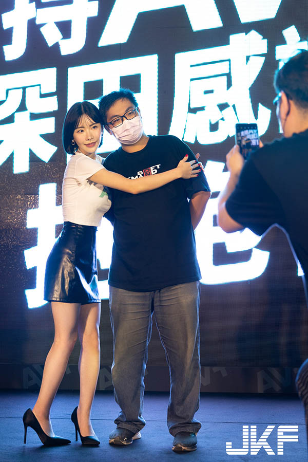 PTT的lunchboxx大大，深田えいみ(深田詠美)有事問您