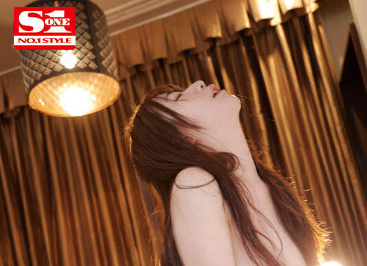 G奶新社員「東雲美玲」從甜妹變成騷氣OL,與上司從早到晚都在打砲!