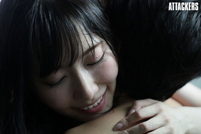 心儀女上司「七海ティナ」突然宣布要結婚受不了打擊魯蛇下屬「硬中中出」當成告白