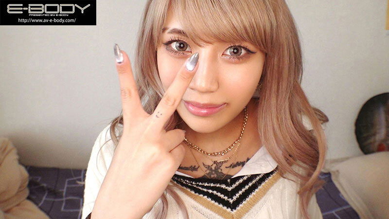 夜店搭訕到的巨乳辣妹「鳳香蓮」出道,「超痴女屬性」要把人榨乾!