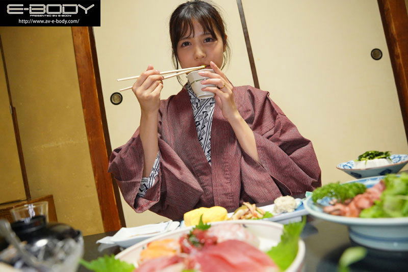 一畢業就結婚的G奶人妻「並木愛奈」，下海後性愛大爆發變「火辣巨乳上司」！