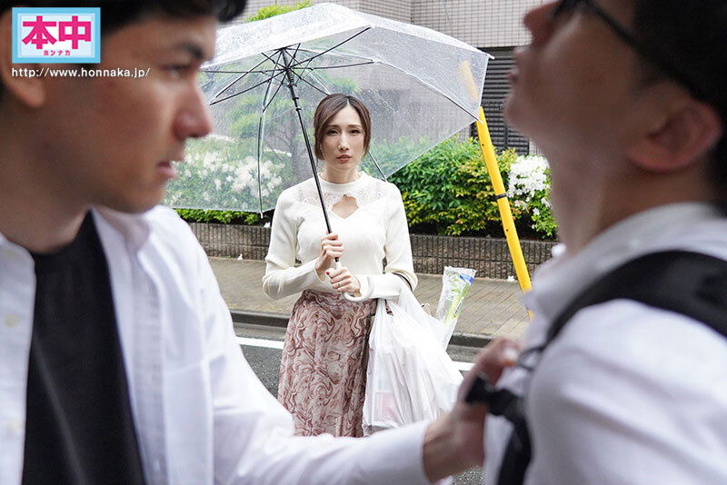 用巨乳教訓霸凌兒子的同學！ 「JULIA」逼青少年在她體內中出，瘋狂榨汁懲罰！