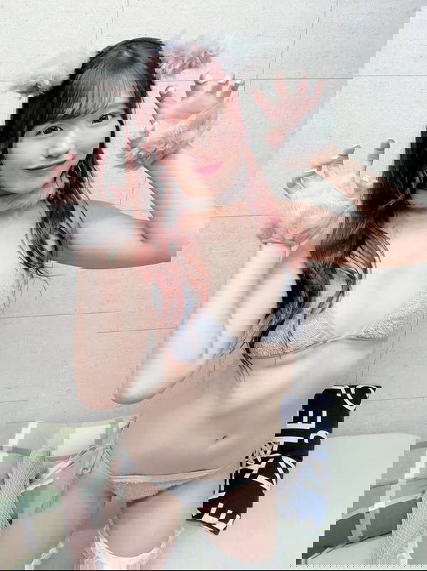 超長腿美巨臀女優「木下日葵」,撩人胴體「臀型超緊緻」!