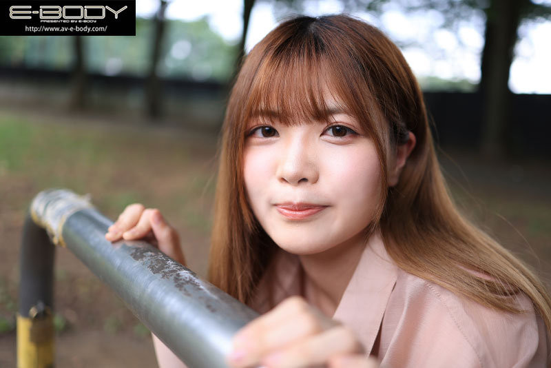 21歲超兇H奶「正妹美髮師」出道，對戰清水健「巨乳超柔軟」！