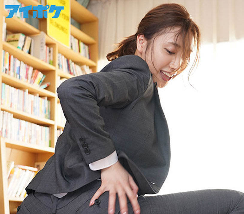 「性感女教師」用神臀幫學生應援，「放蕩的翹臀」讓人馬上獲得元氣！