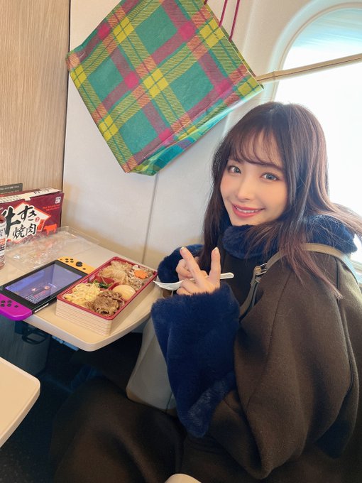 絕體絕命！ F罩杯超人氣偶像級美少女「桃乃木香奈」新作扮社團經理慘遭多名社員玷汙！