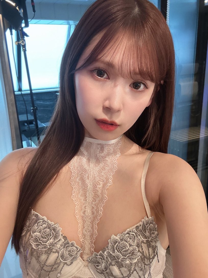 AV界最頂「奇蹟の美少女」!小馬「明里䌷」神級美腿太正點!