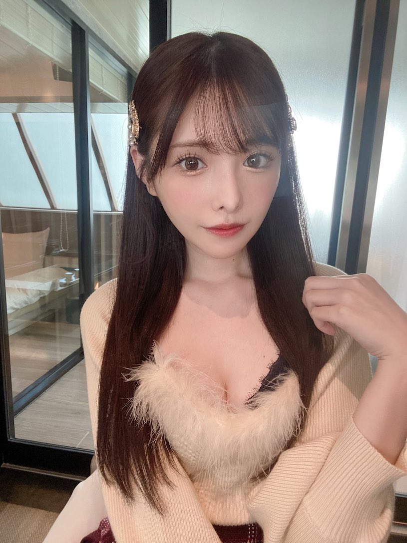 AV界最強美腿妹「新有菜」,「雪白美肌+性感嫩乳」超撩人!