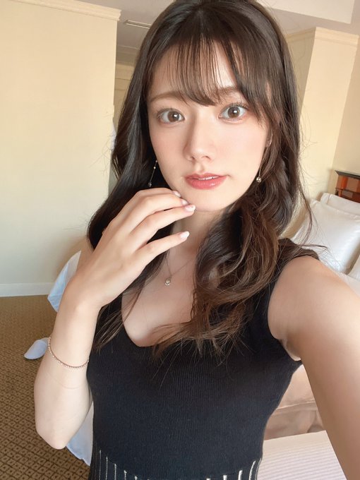 轉守為攻！ D罩杯王道美少女「宮下玲奈」最新作挑戰幫4位在室男破處！