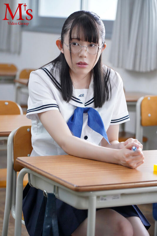 JK美少女禁不住「乳首發展」 被各種玩弄到高潮連發…腿軟到抖不停！