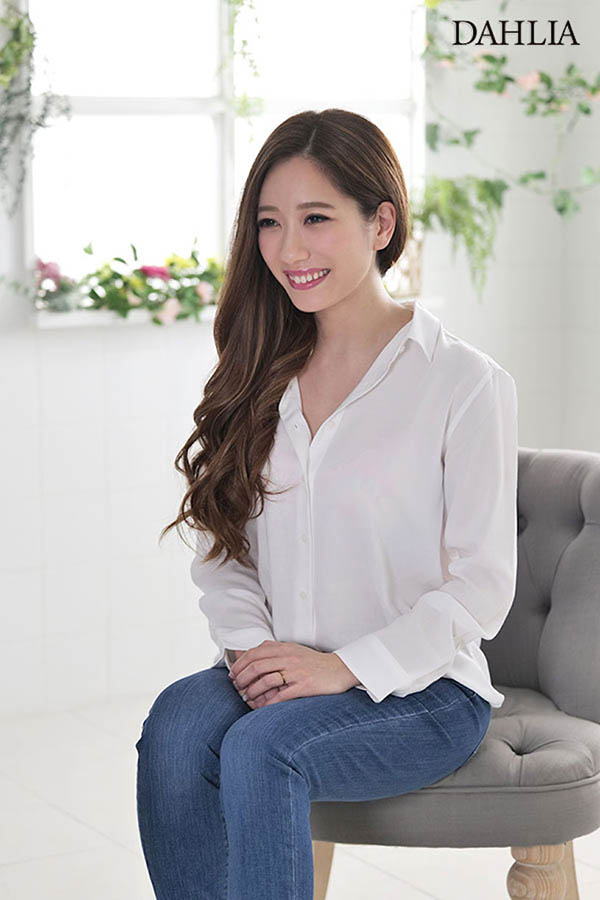 AV界超頂火辣E奶人妻「東凜」，「誘惑肉食模樣」好挑逗！