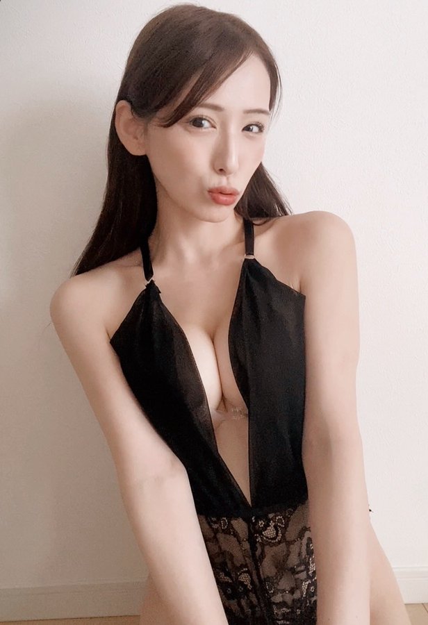 中出解禁！ F罩杯前當地美女主播「廣瀬百合」本月新作開放無套中出！