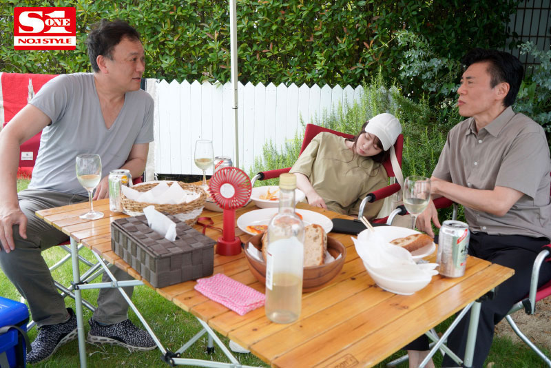 巨乳人妻「夢乃愛華」去露營只有她一個女的？慘遭大叔輪流硬上！