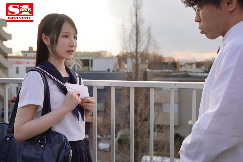 放蕩美少女「香水純」愛上班導！下藥迷姦還拍片，威脅老師和她永遠在一起