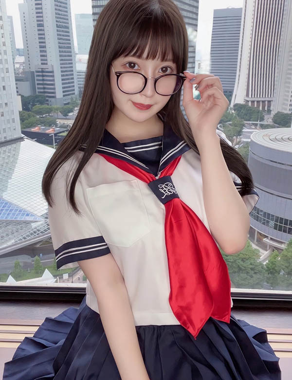 偶像顏X小馬X白虎身！爆乳18歲《朝田向陽》居然還敏感又多汁…