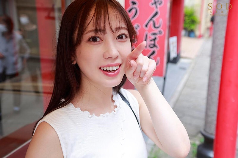 边走边干!美少女偶像「小凑よつ叶」的实现妄想之旅,解锁全裸野砲车震!