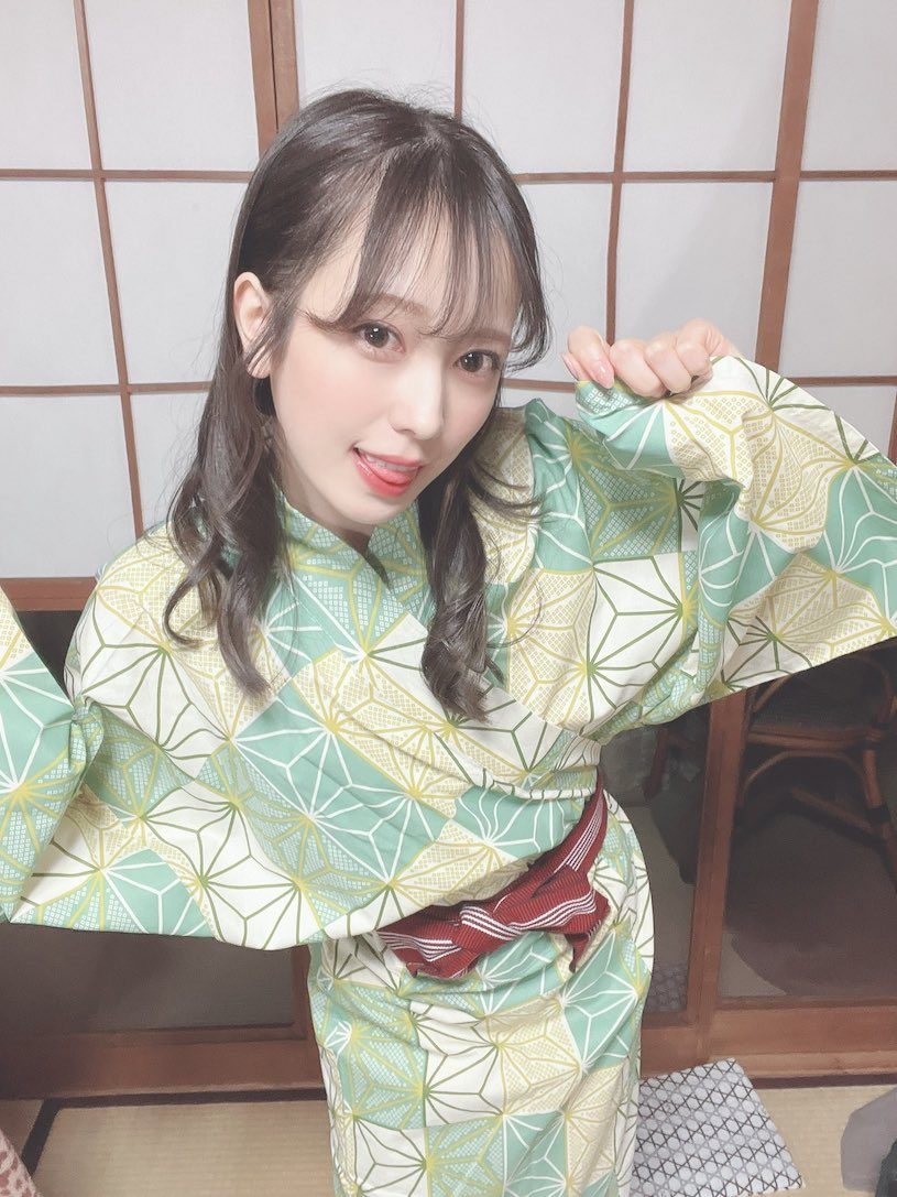 白嫩胴體！大咖藝人「小湊四葉」為當女優變成誘人白虎！