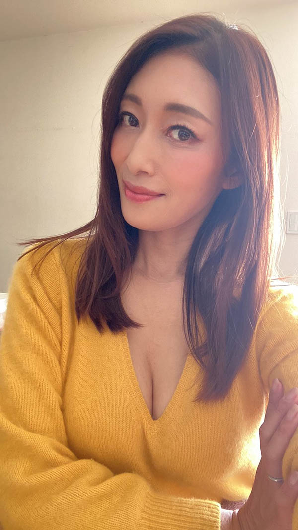 I奶熟女「小早川憐子」惹火魔魅力，「超飢渴演技」網狂讚！