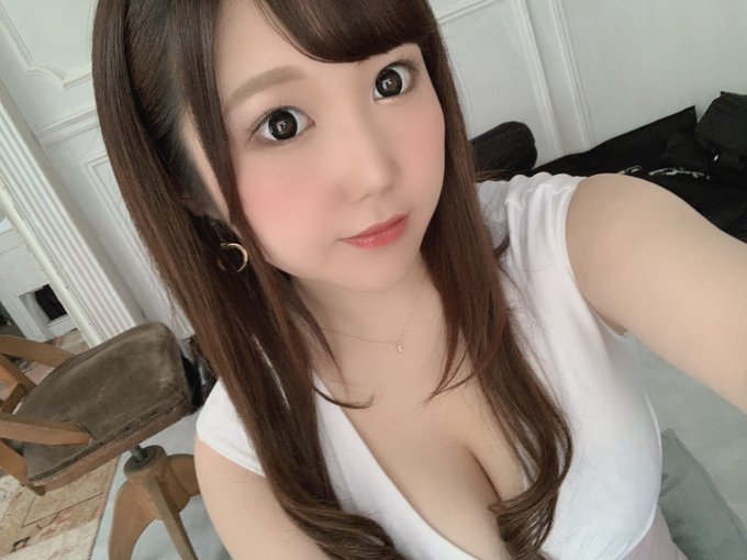 抖M被虐體質！ H罩杯肉感新人「夏希夢」出道！