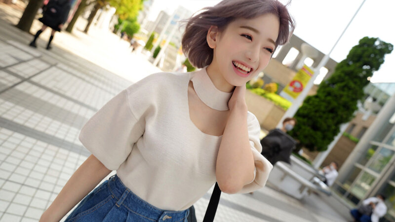 就愛玩男人！ 22歲「巨乳素女大生」超肉食，一天不吃棒棒糖就全身不舒服